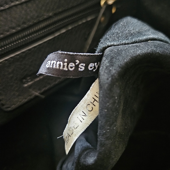 Annie's Eye Genuine Leather Handbag Heavy Gold Hardware - Picture 7 of 8